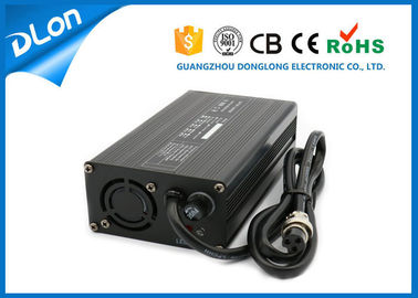 China Cargador de batería elegante del cargador 54.6V 3A del ion del li de la eficacia alta para las herramientas eléctricas usando proveedor
